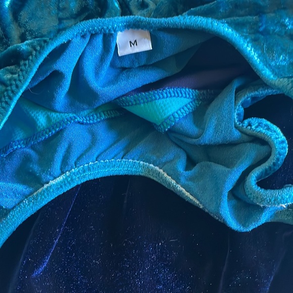 BLUE GYMNASTICS LEOTARD! Size: MEDIUM - Picture 6 of 9